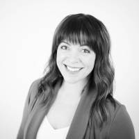 Professional Headshot of Shelley Heck